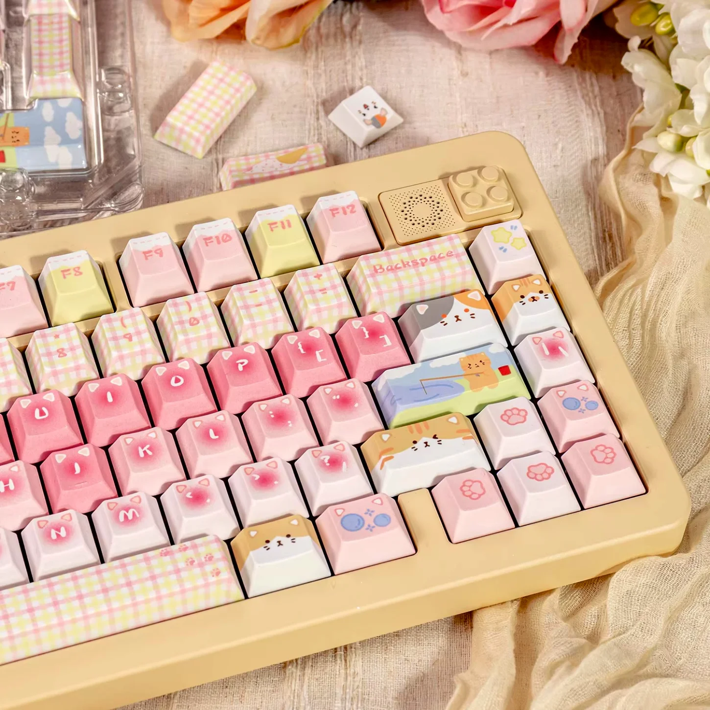 

Pink Keycap Cute Cartoon Cat PBT Cherry/COA Height Suitable for 60/84/98/108 Layout Mechanical Keyboard