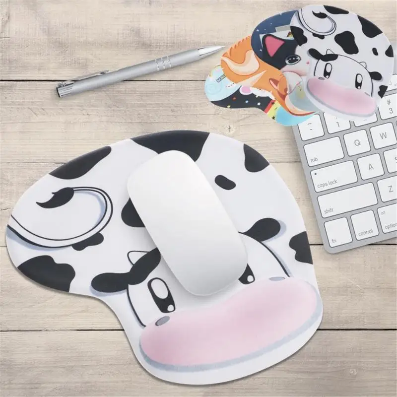 Q84A快適な手首のサポートを備えた遊び心のある牛パターンマウスパッド、オフィスおよび家庭用の樹脂手首のサポート