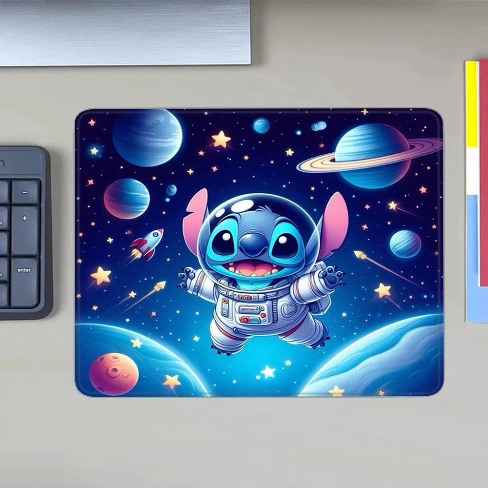 

Cute anime couple Stitch Gaming Mouse Pad XS Small Mousepad For PC Gamer Desktop Decoration Office Mouse Mat Deskmat Rug