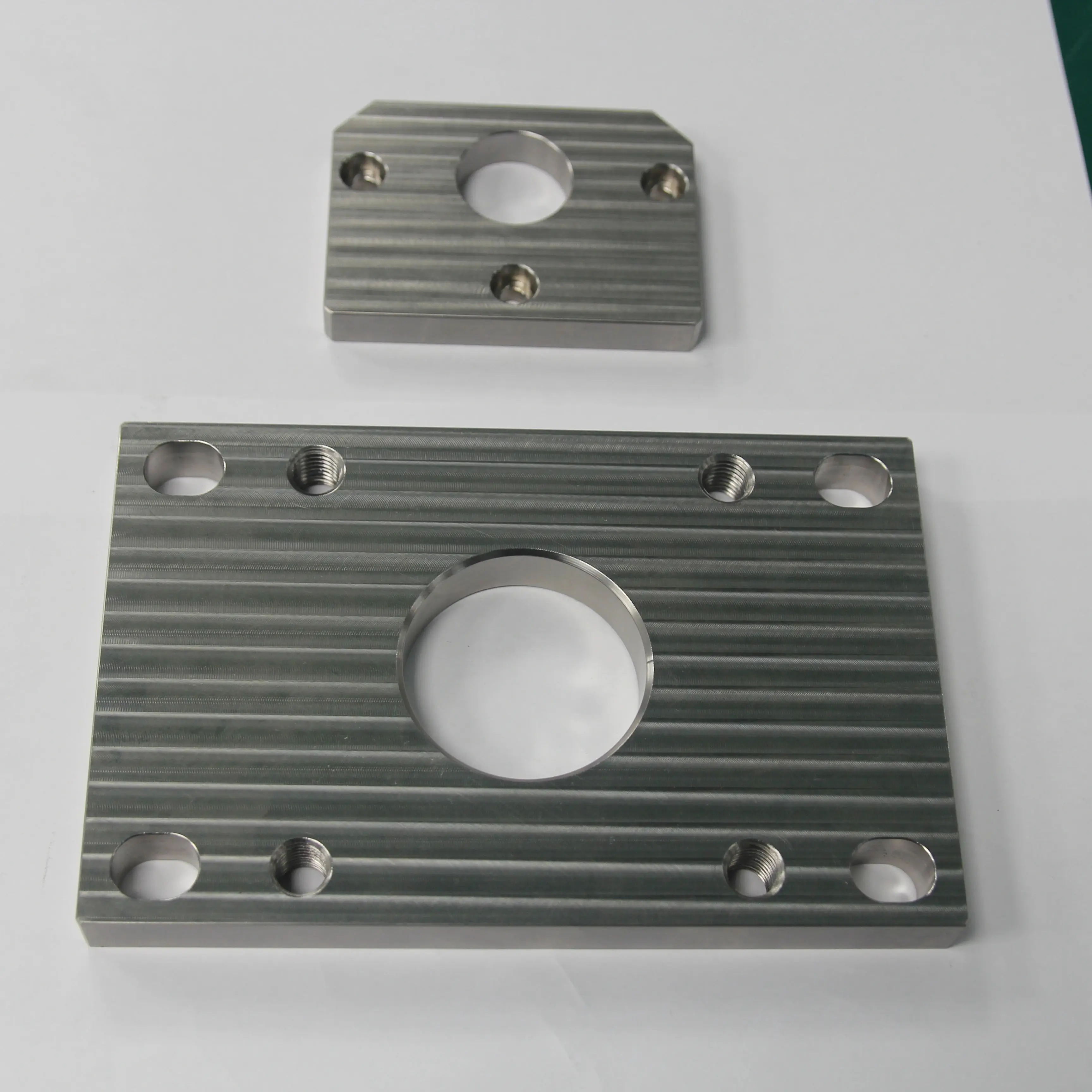 مخصص التصنيع باستخدام الحاسب الآلي تحول أجزاء آلات أجزاء التصنيع باستخدام الحاسب الآلي كتلة أجزاء عالية الجودة التصنيع باستخدام الحاسب الآلي