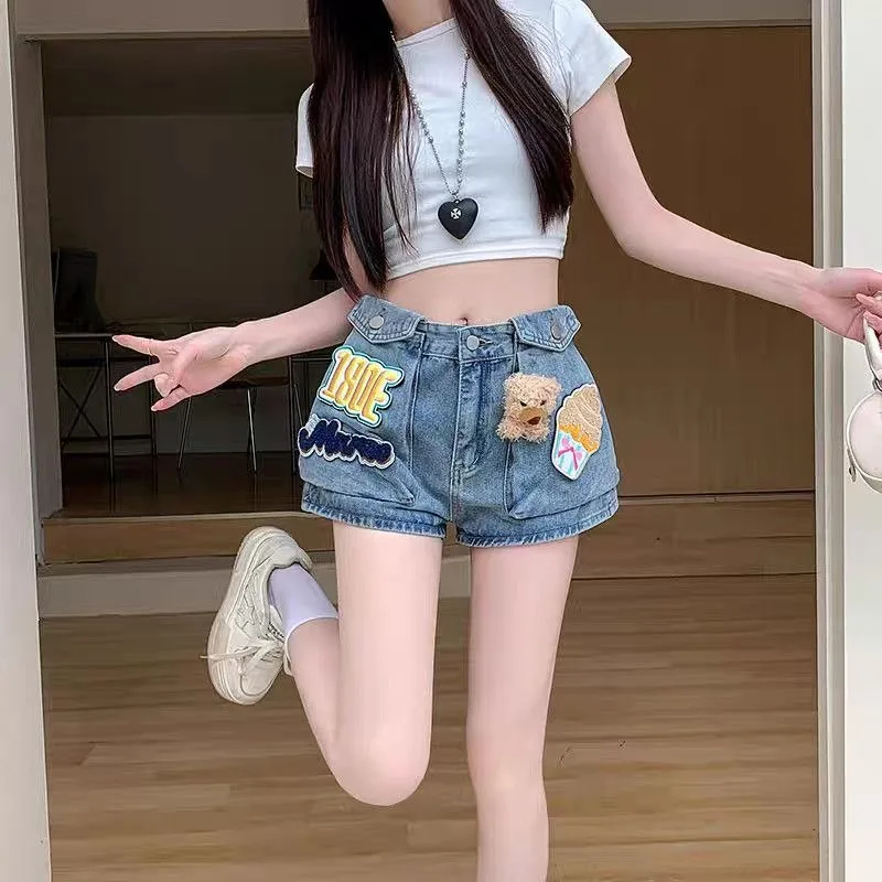 Design Sense Three-dimensional Bear Velcro Design Sense Denim Shorts Women's 2026 Summer New Loose and Thin Hot Pants Tide Jeans