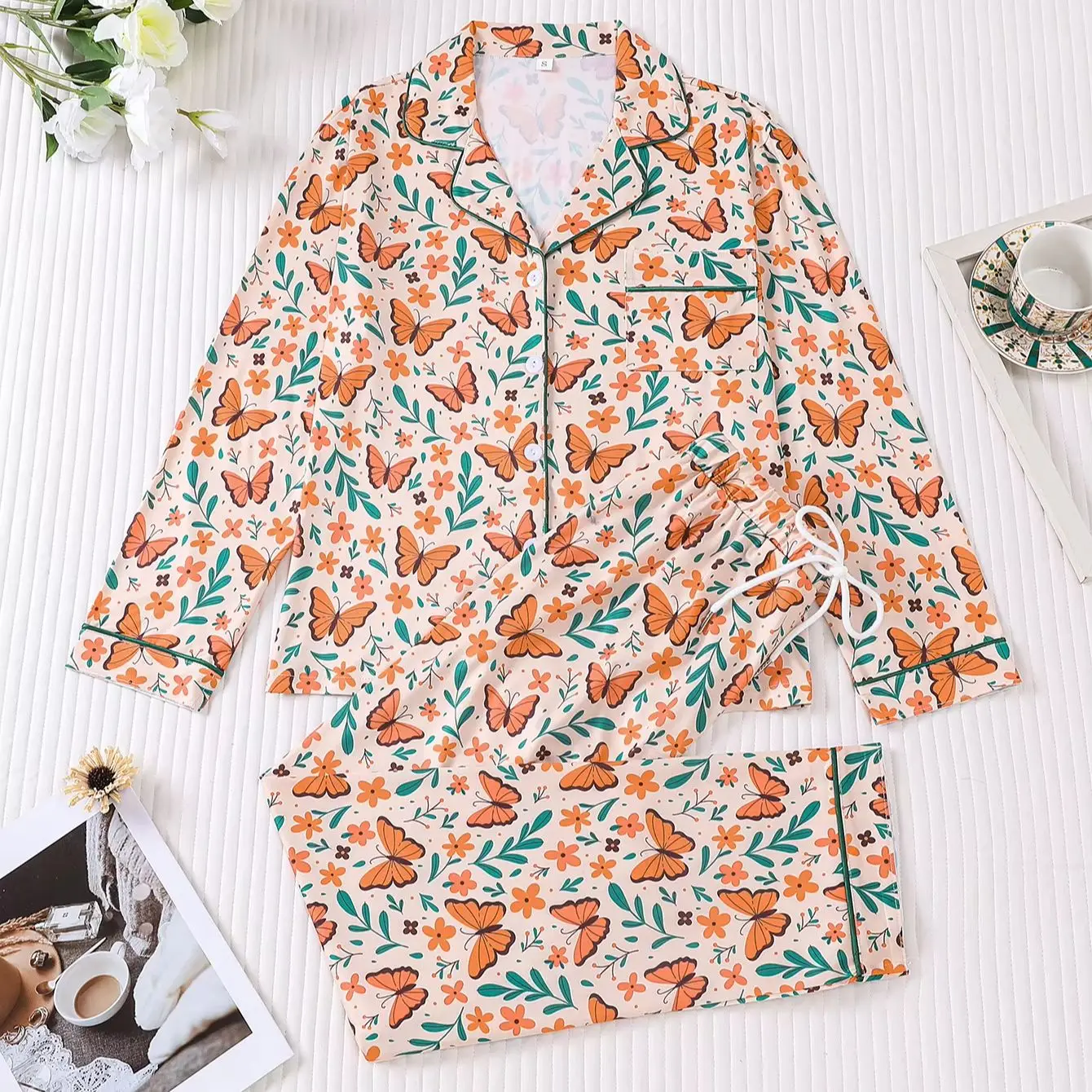 

Women's Green and Brown Alternating Butterfly Print Pajama Set Soft Long Sleeve Sleepwear Comfortable Loungewear 2 Piece