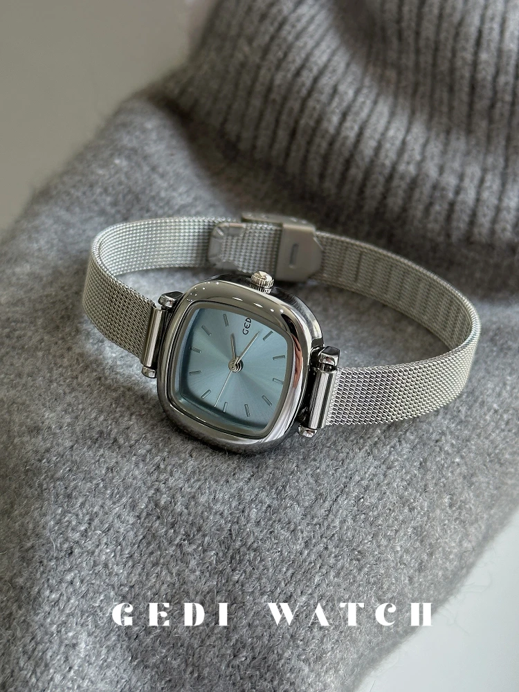 

Watch for womensimpleelegantlight luxury student stylesmall and exquisite 2025 new style, high value, female gift, ladies gift