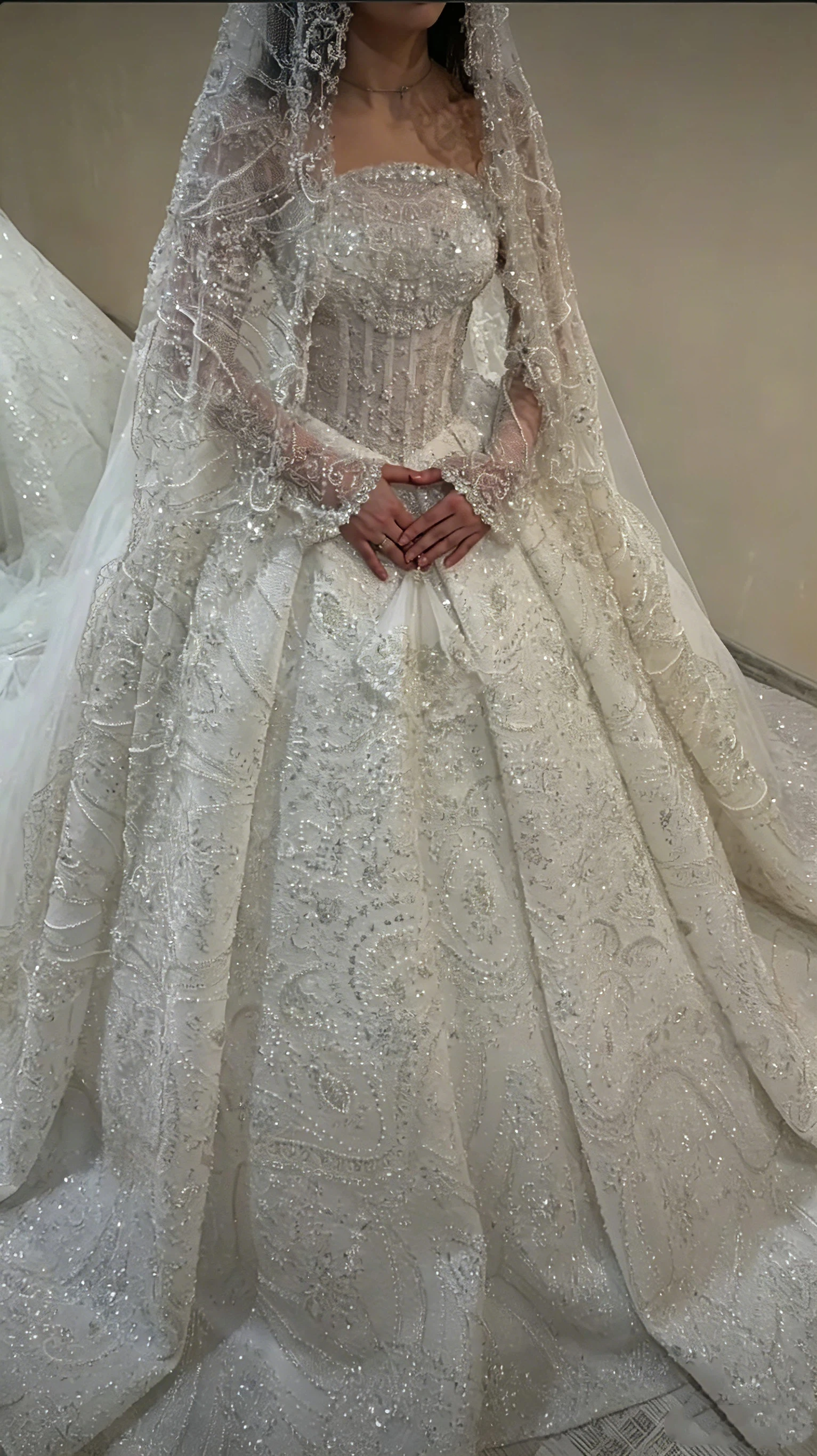 Luxurious Lace Crystal Bead Decoration Women's Wedding Dress Strapless Long Sleeved With Trailing Vestido De Novia Customized - view 2