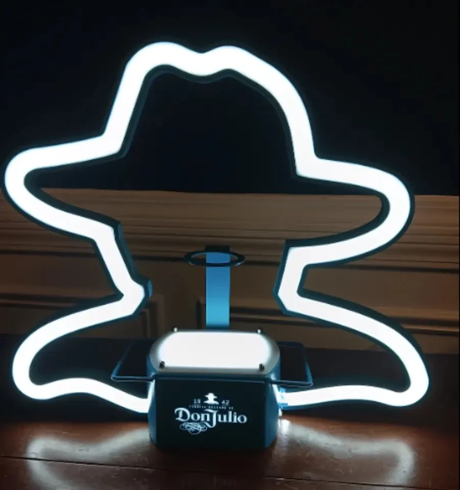 Leuchtende Neon Kopf Kappe Rahmen beleuchtet Topper Hut Zeichen Glorifier führte Donjulio Reposido Blanco Tequila Flasche Moderator Service Tray