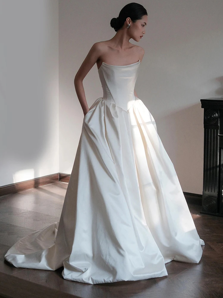 

Retro Light Wedding Dr Satin Guest Gown Long Tail Ouound Simple Ele Bridal Gown for Young Women in Their Early Twenties