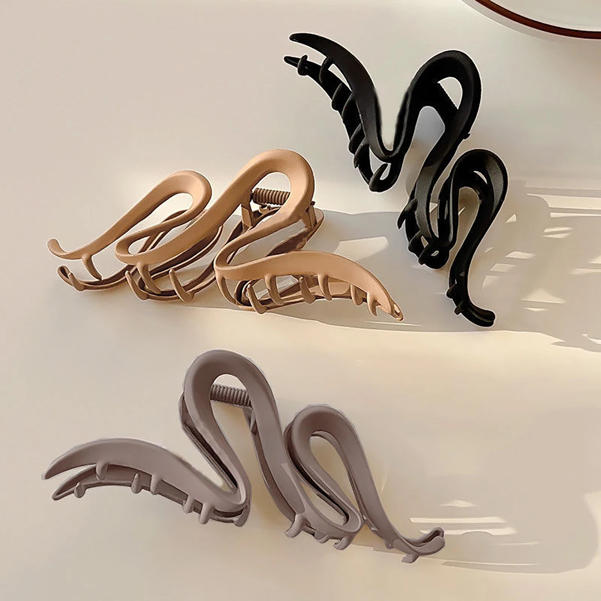 Thumbnail 3 - #58 Latest Trendy Hair Clips Offers