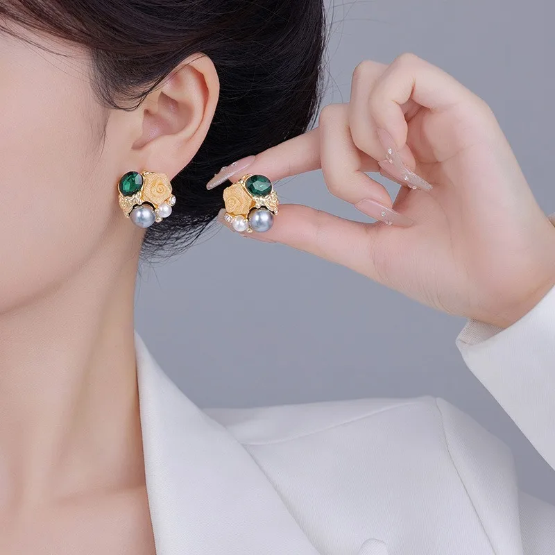 

Модные серьги-гвоздики с жемчугом и розой, серебряные, во французском стиле, изысканная элегантность, темперамент, персонализированные, высококачественные