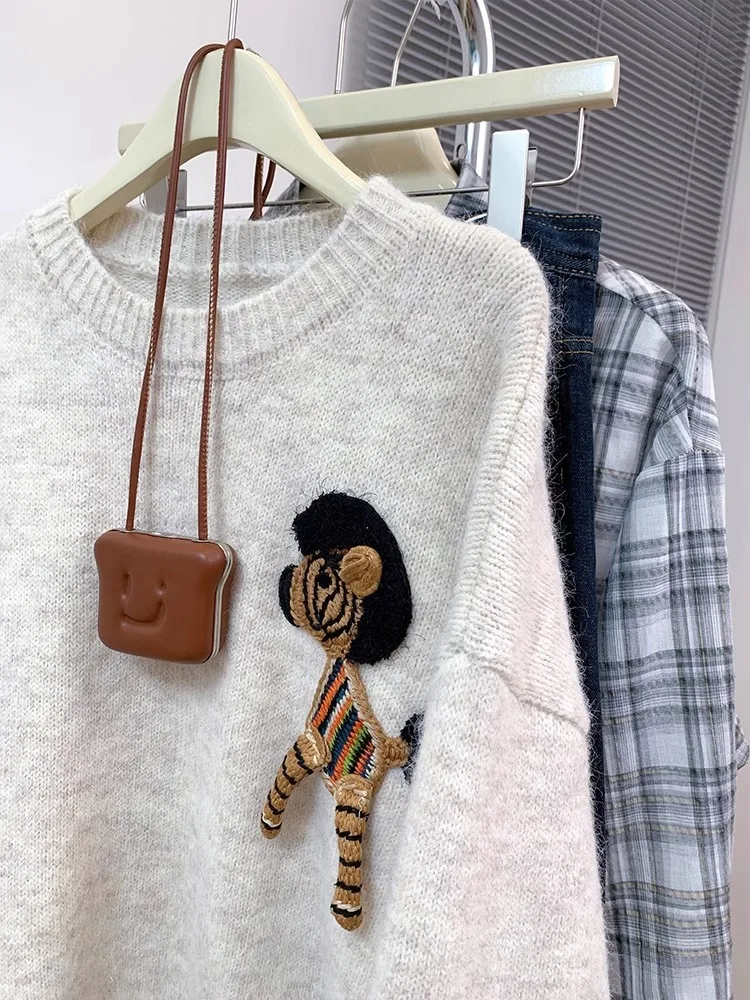 سترة نسائية سميكة مطرزة للخريف والشتاء بتصميم كاجوال وطبقة أساسية برقبة دائرية وأكمام طويلة