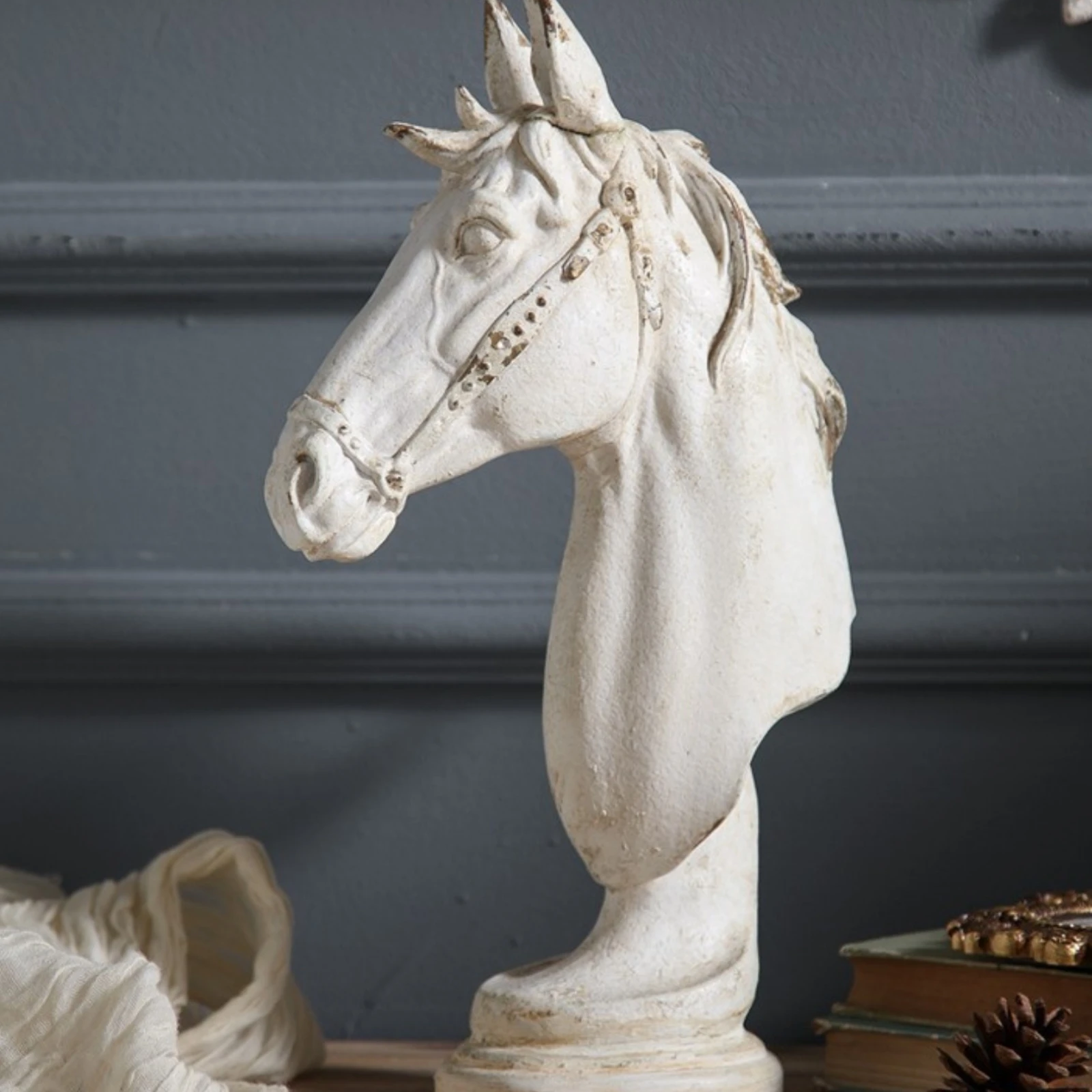 Horse Bust Sculpture Tabletop Display Horse Head Bust Ornament Resin Look Home Decoration Stable Base for Office, Entryway
