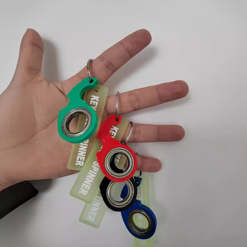 クリエイティブキーホルダースピナー フィジェットトイ キーリング付き クールなEDCグッズ 不安、ADHD、ストレス解消おもちゃ ティーン、男の子、女の子、大人向け