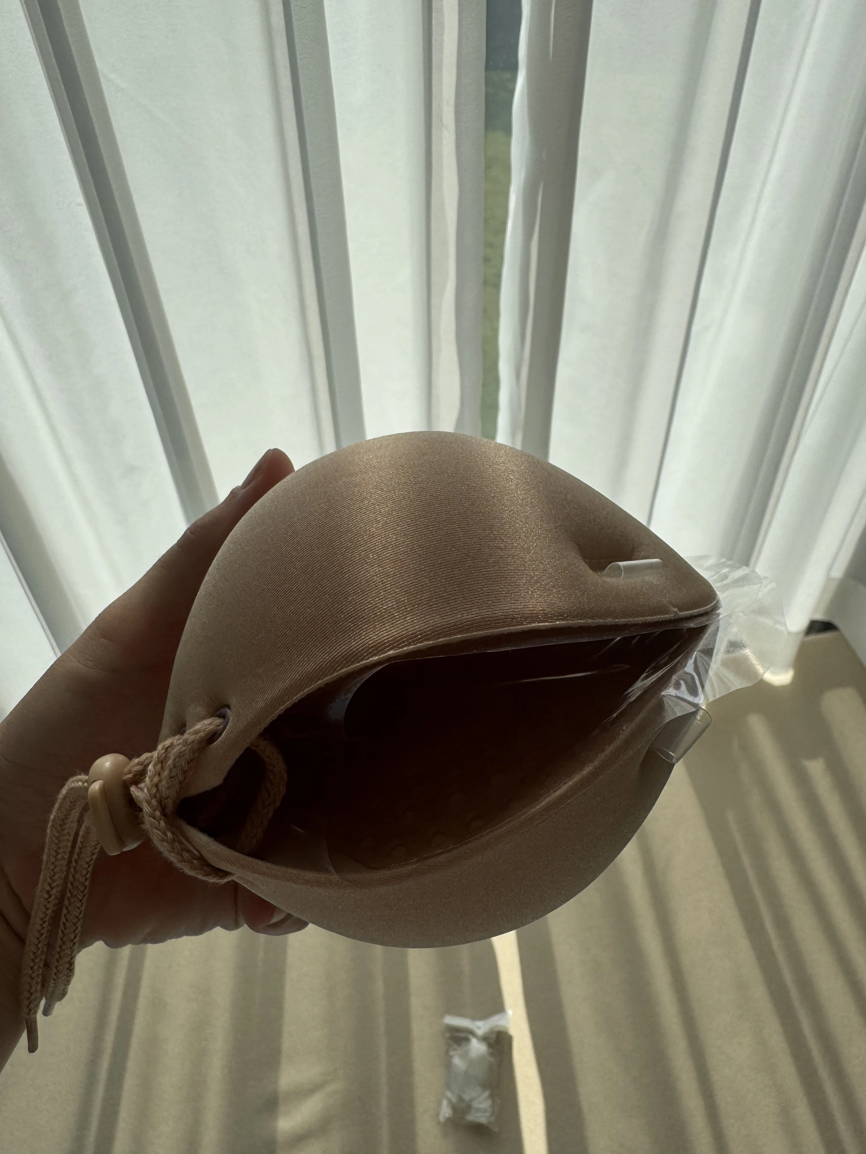 Niewidoczny biustonosz samoprzylepny dla kobiet, grubość 5 cm, bez ramiączek, silikonowy biustonosz podnoszący biust, antypoślizgowe naklejki na biust.