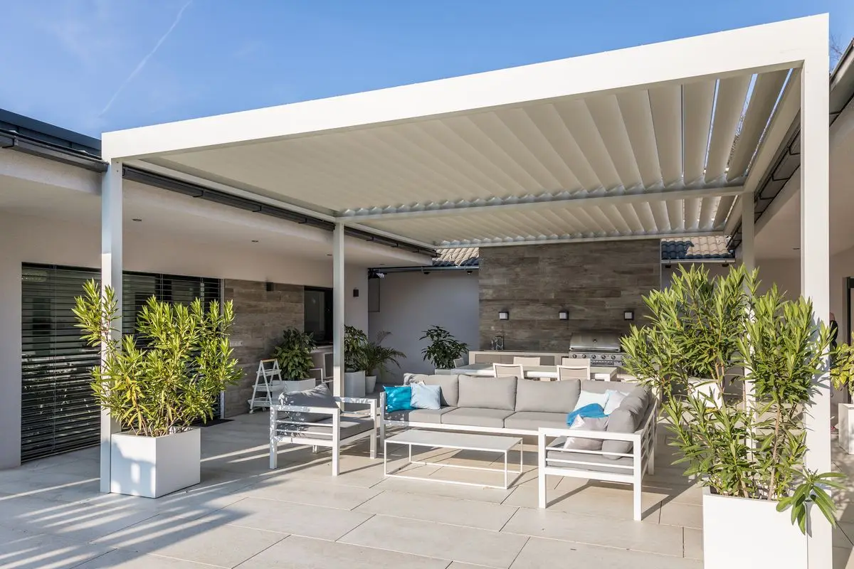 

Алюминиевая электрическая пергола с регулируемыми ламелями, настраиваемый размер, водонепроницаемая, для улицы, балкона, патио, беседки, с порошковым покрытием