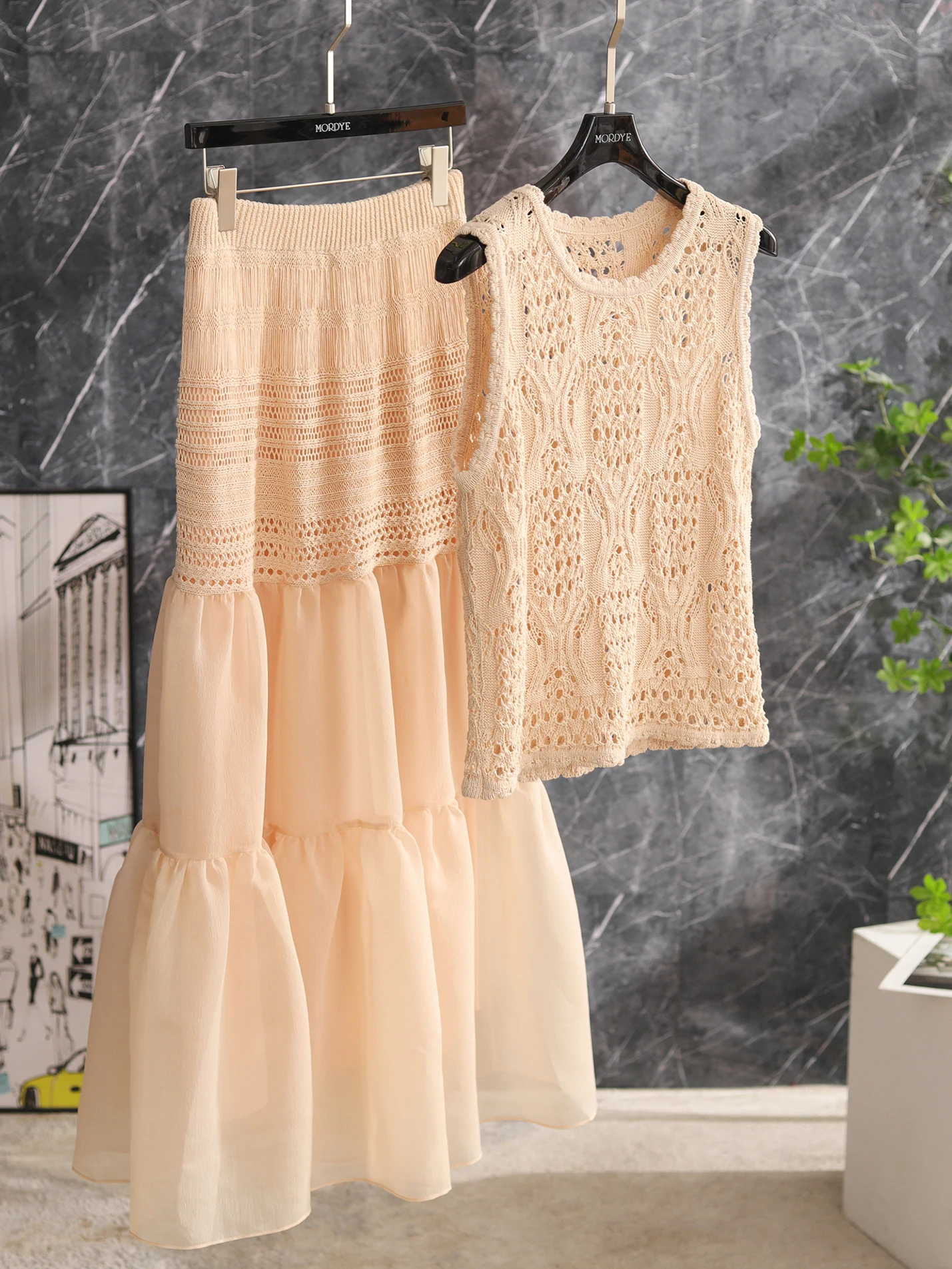

Bohemian Style Knitted Top And Skirt Set Women's Breathable Semi-cotton Silk Hand-hooked Flower Two-piece Suit for Summer
