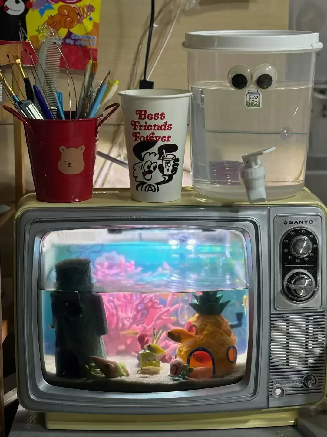 Black and white TV fish tank personalized fish tank furniture decoration store personalized fish tank lucky ornament
