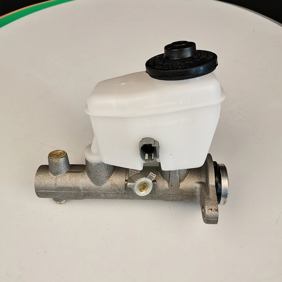 Brake Master Cylinder 47201-60700 For Toyota Land Cruiser Prado
