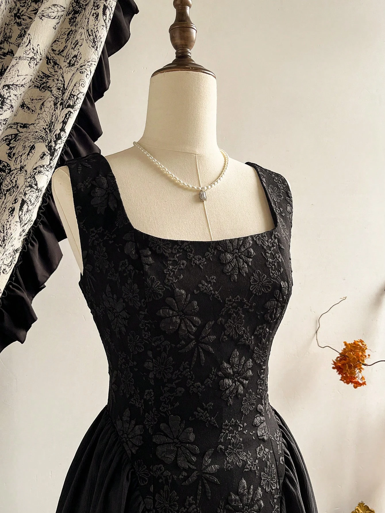 فستان على الطراز الفرنسي الأنيق بتصميم الخريف، وتنورة سترة منقوشة، وتنورة متوسطة الطول للنساء