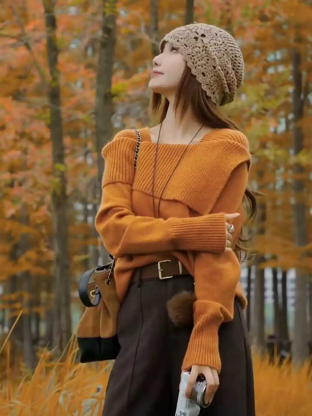 Damska sweterka na jedno ramię, dzianina, wyszczuplający krój, modny top, wiosna, jesień, zima, luźny krój, długi rękaw, okrągły dekolt.