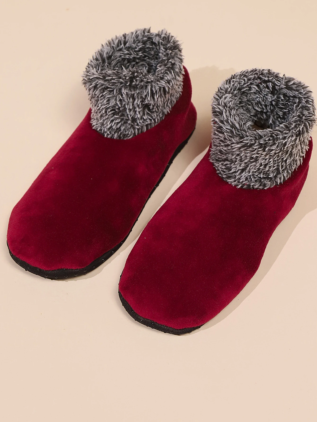 جوارب أرضية غير قابلة للانزلاق من الأسفل للبالغين البالغات، جوارب سميكة مبطنة دافئة عالية، جوارب منزلية، جوارب شتوية