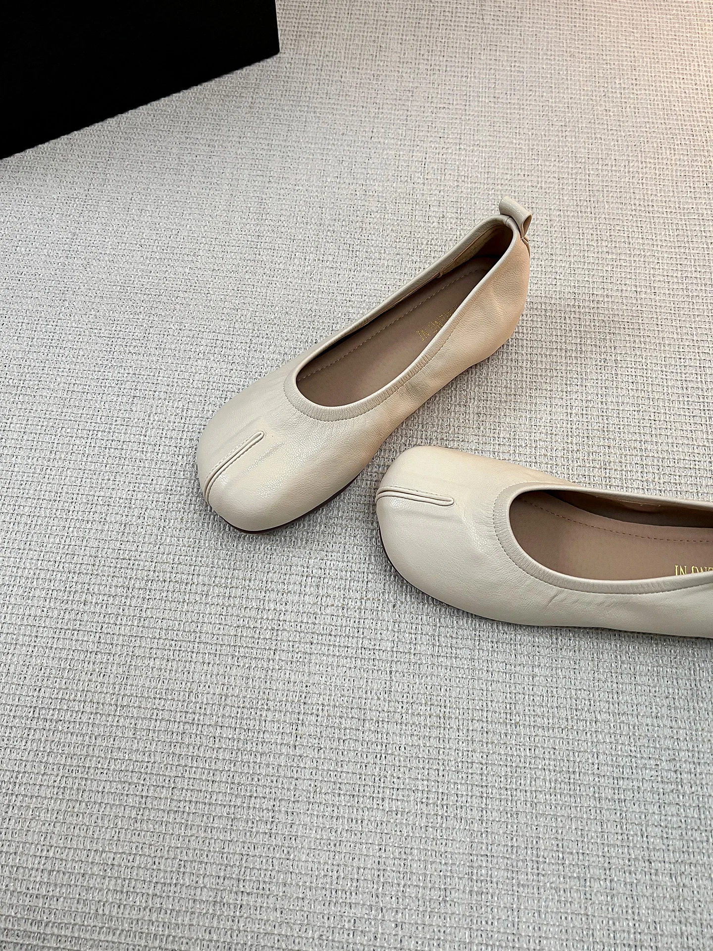 chaussures-femme-en-cuir-style-retro-a-enfiler-rehaussantes-a-bout-rond-type-ballerines-legeres-et-confortables-pour-le-quotidien-chaussures-de-mode
