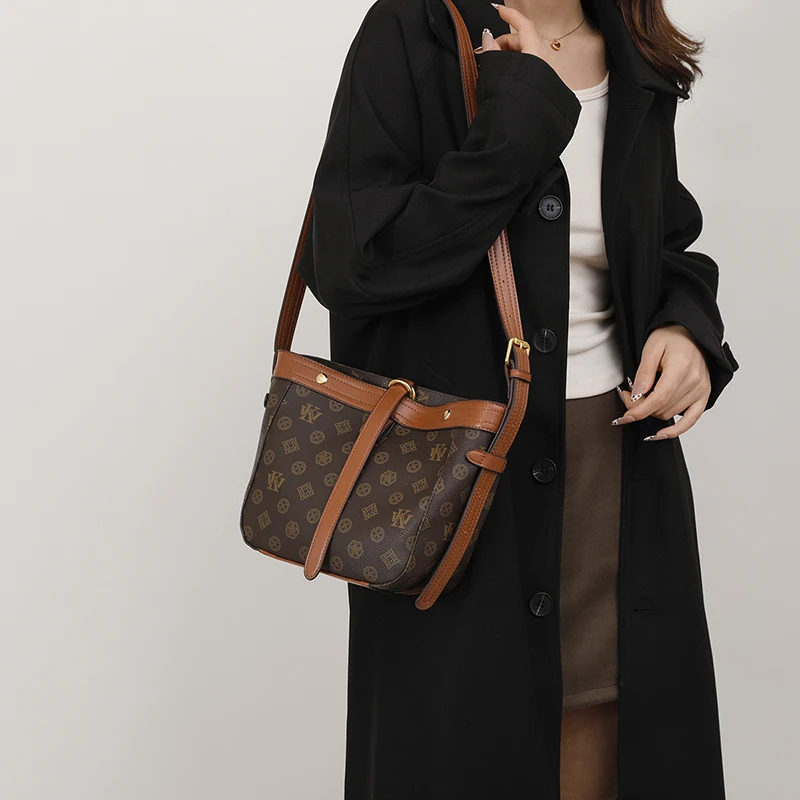 

Luxury Vintage Crossbody Handbag With Minimalist Simple Casual Messenger Purse Bag For Women