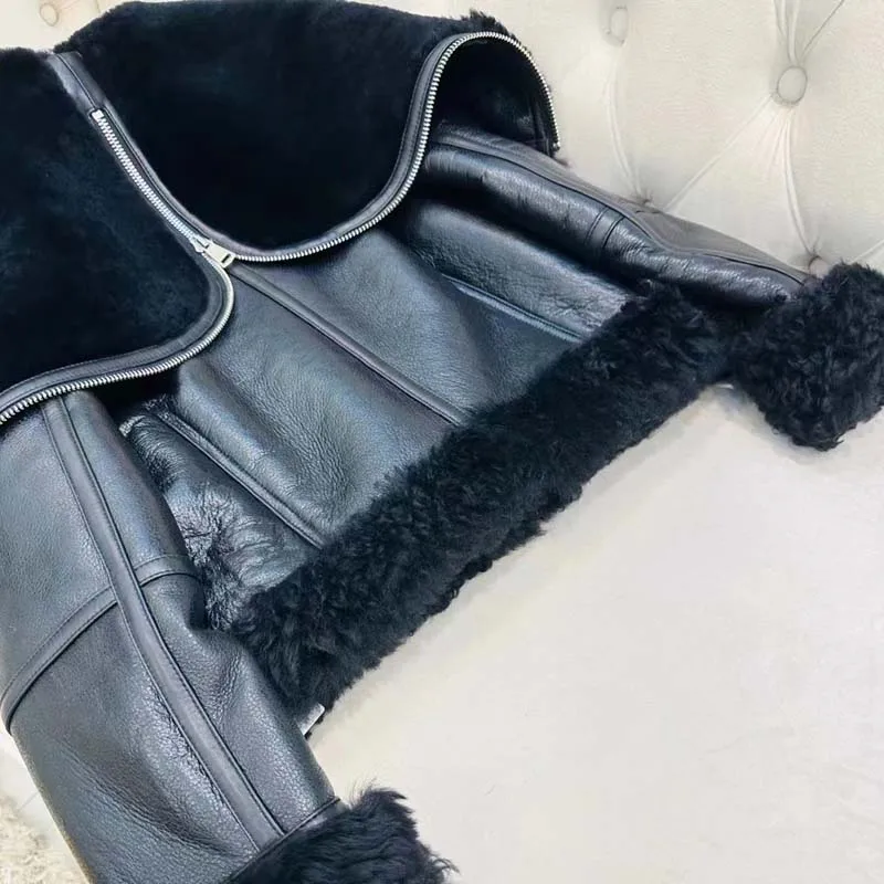 High Quality Thick Warm Merino Fur Sheepskin Coat Winter Women 2023 New Fashion Short Length Full Pell Clothes With Hooded