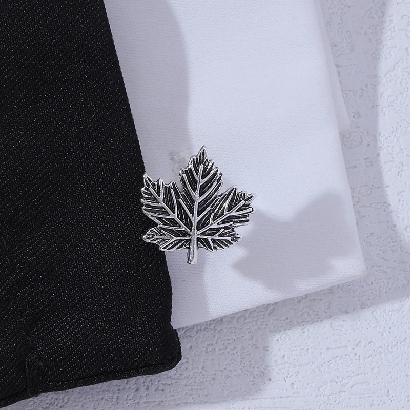 Vintage Maple Leaf Shape Mens Cufflinks Canadian Leaves Cuff Links Shirt Tuxedo Punk Rock Button Jewelry Accessories Ornaments