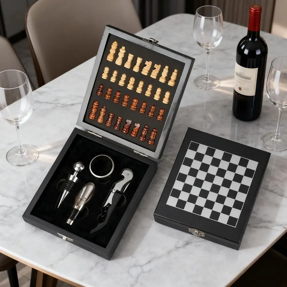 مجموعة فتاحة النبيذ مع رقعة الشطرنج، مجموعة إكسسوارات النبيذ المكونة من 4 قطع، مناسبة للترفيه ومحبي النبيذ والمضيفين وكهدايا
