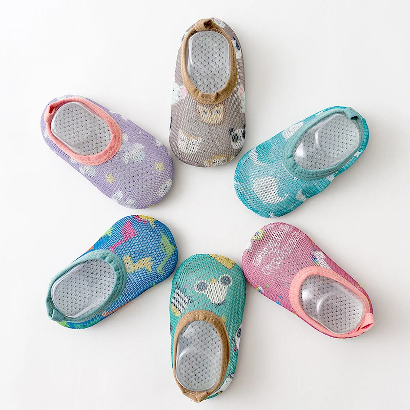 Kids Water Shoes Spring Summer Boys Girls Indoor Floor Socks Barefoot Quick Dry Non-Slip Aqua Socks for Beach Swimming Slippers