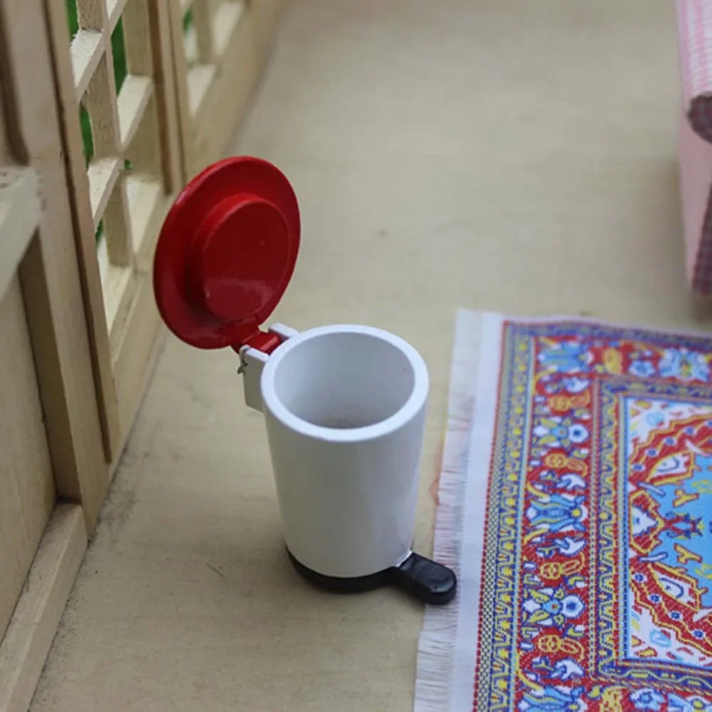 Mini cubo de basura de madera en miniatura para casa de muñecas, modelo Mini cubo de basura, juguete para casa de muñecas, accesorios de decoración OB11 BJD, 1/12