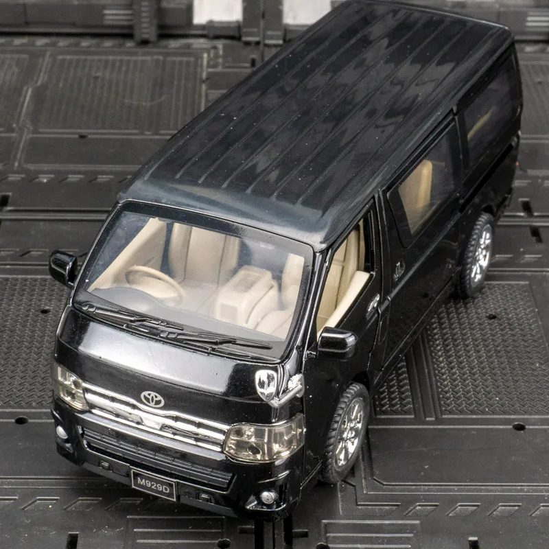 1:32 Toyota Business Car Alloy Car Model Portas e tampa do motor, porta-malas pode abrir tem funções simuladas de som e iluminação