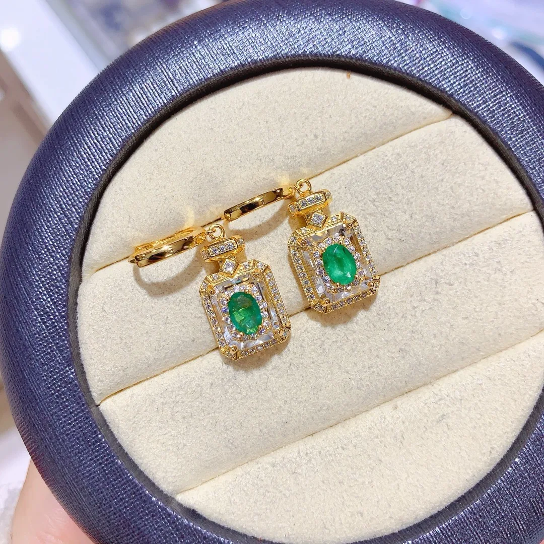 

Handcrafted S925 Silver Emerald Ear Studs Sterling Silver Chic Sophisticated Designer Design for A Confident Elegant Style