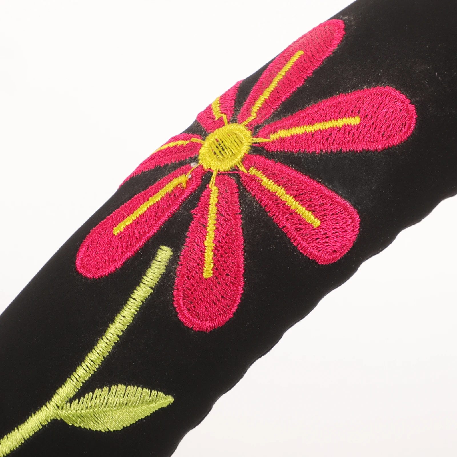 

Embroidered Flower Steering Wheel Cover Non Skid Decorative Universal Car Vehicle Women Floral Pattern Interior Accessory Auto