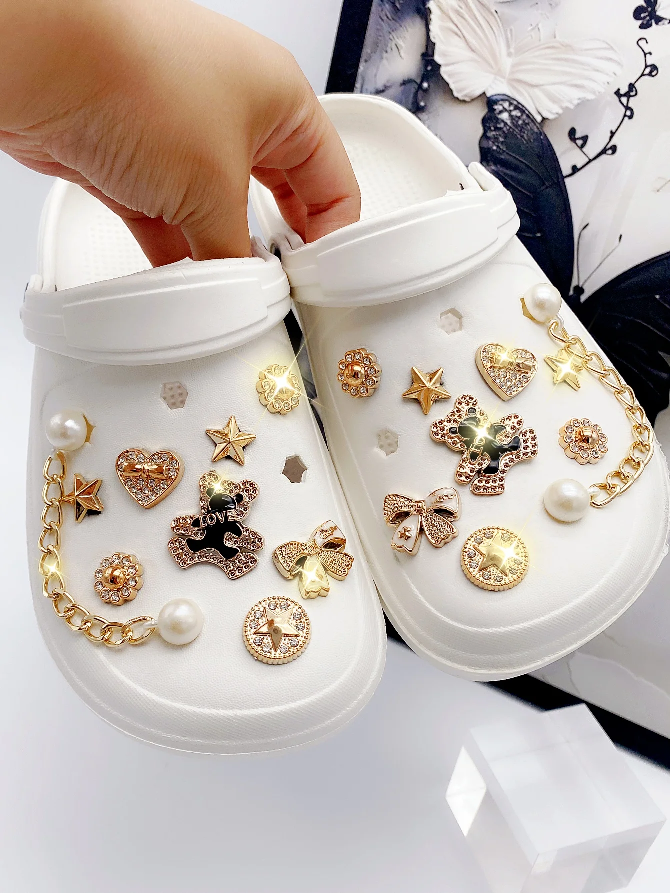 

18 жемчужных цепочек из АБС-пластика, буквенных медведей, золотых бриллиантовых бантов в форме сердца, звезд, цветочных пряжек для обуви, украшения своими руками, многофункциональные