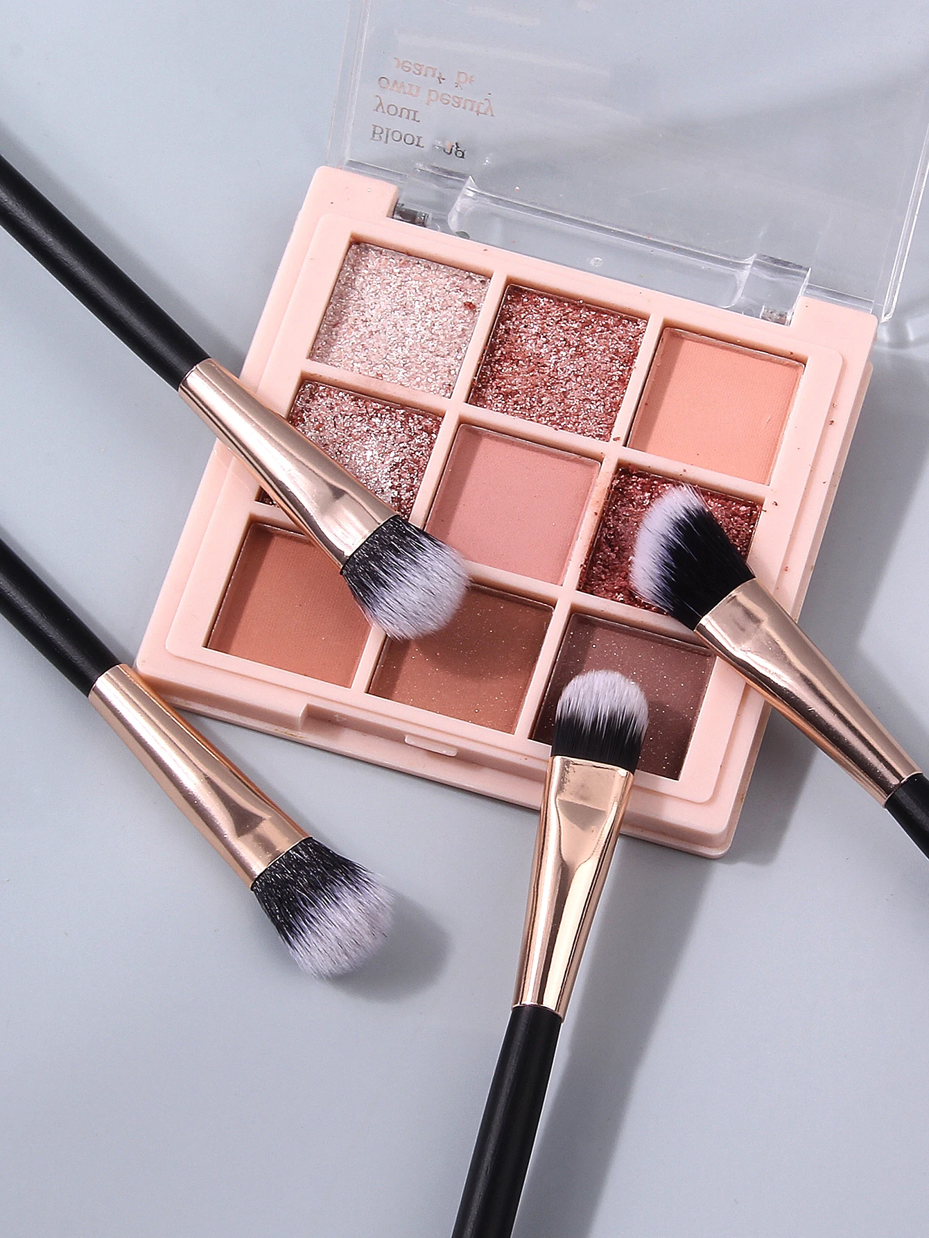 Ensemble de pinceaux pour fard à paupières, 4 pièces, manche en bois noir et or, poils doux sans hangar pour mélanger l'ombrage, mettre en évidence le maquillage quotidien, nouveauté 2025