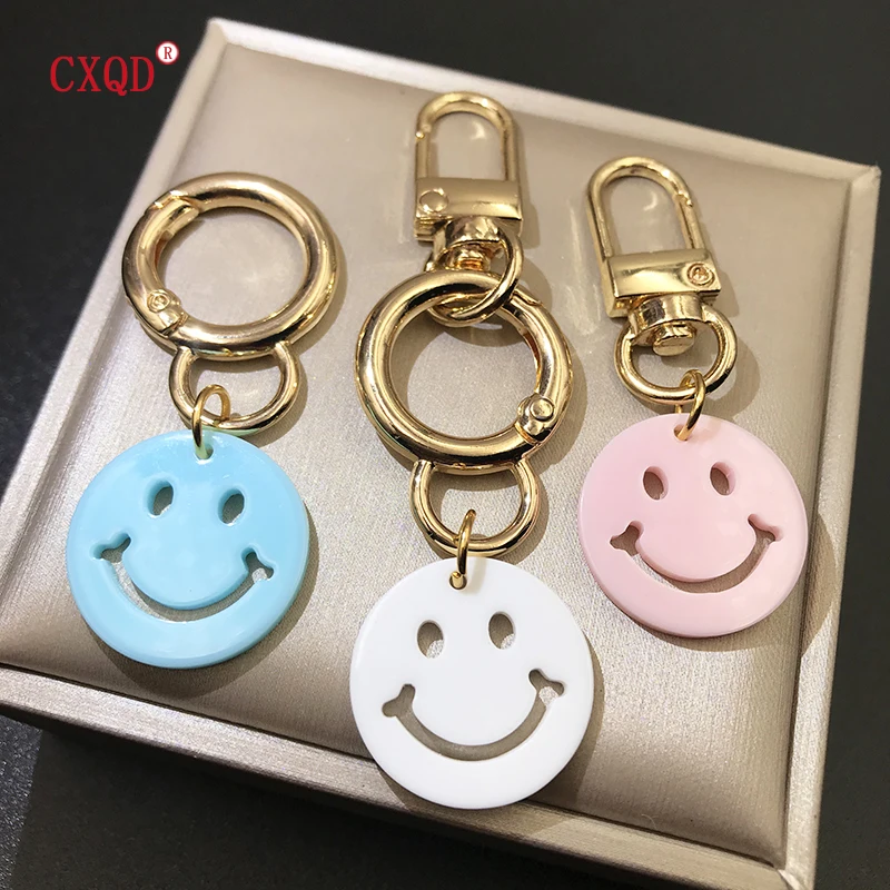 Round Smile Face Keychain Key Ring for Women Men Gifts Fashion Cartoon Bag Air Pods Box Car Phone Accessories Jewelry Wholesale