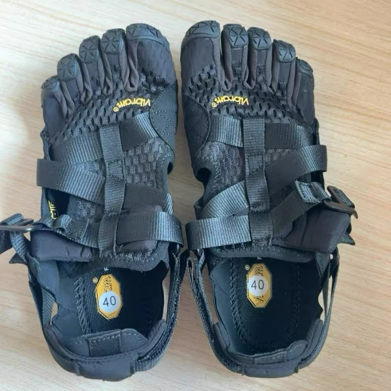 

2025 New Fitness Yoga Shoes Men Women Comfortable Indoor Gym Shoes Unisex Designer Weight Training Shoes Couples