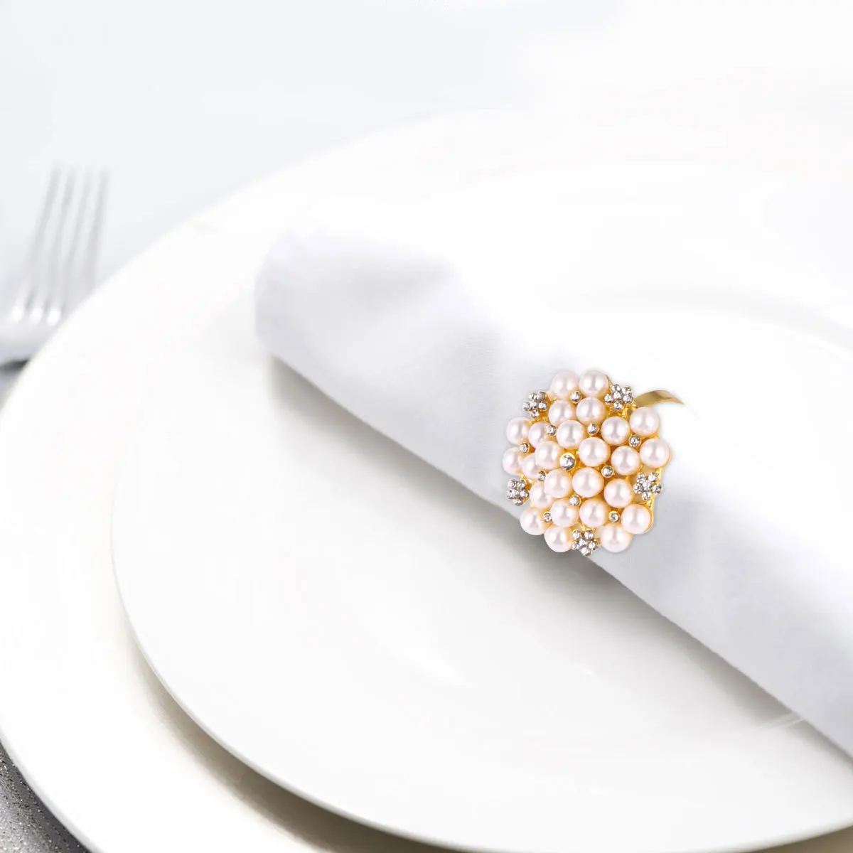 

1Set Elegant Silver Plated Diamond Pearl Napkin Ring Metal Electroplating Tableware Impress Guests Reusable