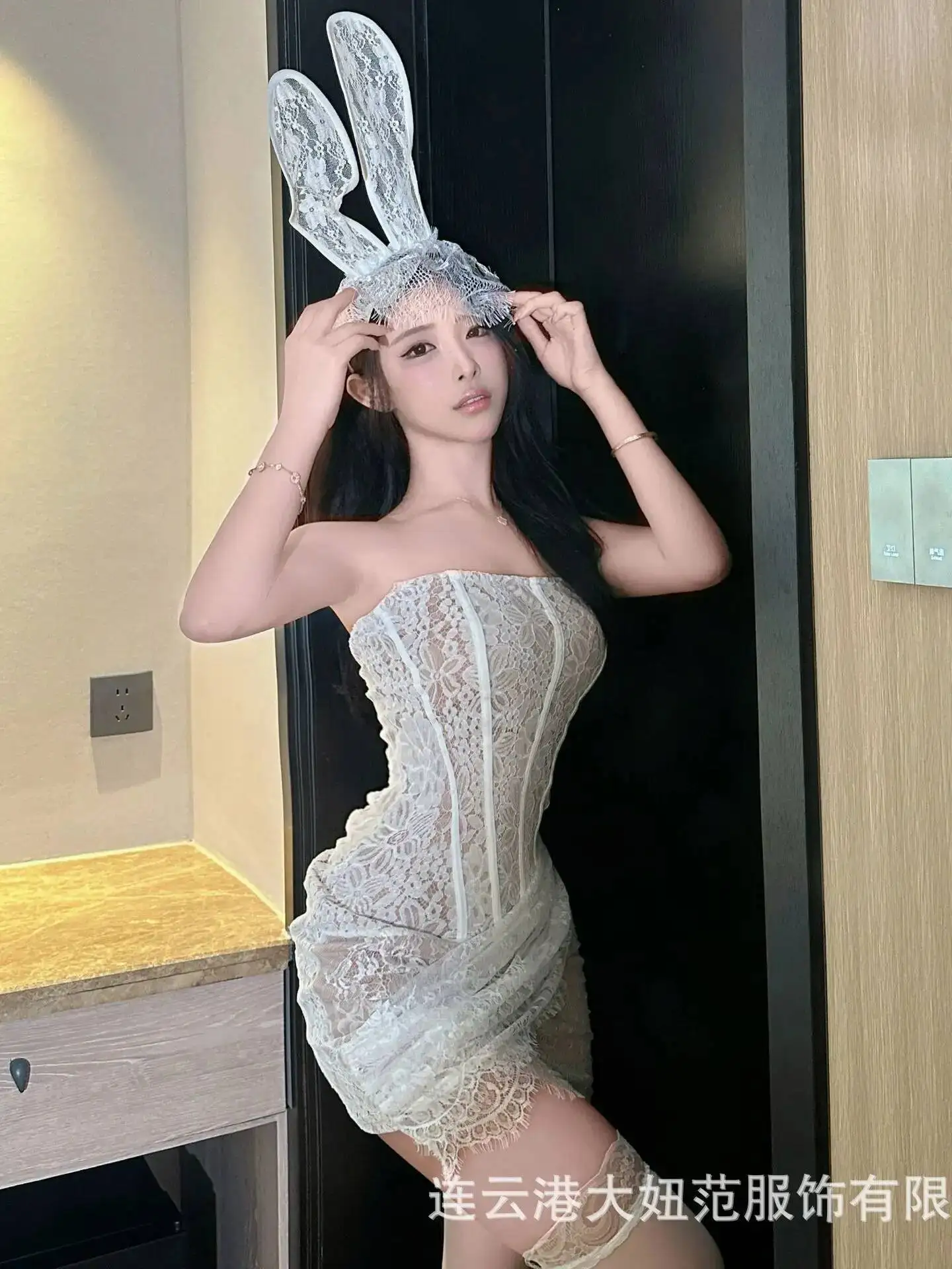 فستان بدون حمالات للنساء مثير من الدانتيل الشبكي عاري الكتفين بدون حمالات شفاف قليلاً بقصة ضيقة فستان ضيق شبكي من الدانتيل بلون واحد BSMK #4