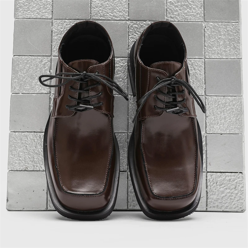 

Модные мужские туфли дерби с квадратным носком на шнуровке, увеличивающие рост, молодежные, для повседневной носки, нишевые, на толстой подошве, для официальных мероприятий и свадеб