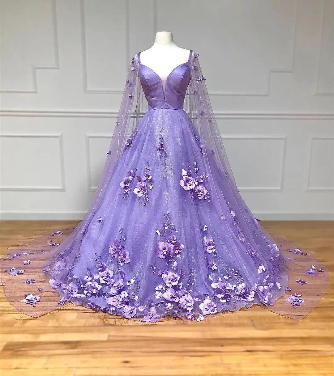 Women's Spaghetti Straps Purple A-line Prom Dresses with Lace Appliques Gorgeous Sparkle Shine Tulle Evening Dresses For Teens