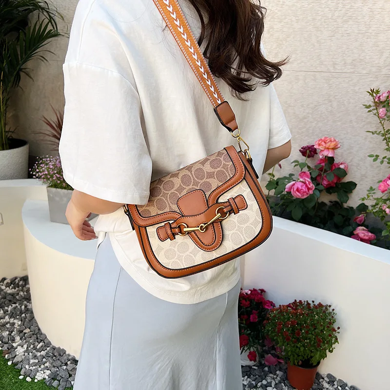 Tasche im Designer-Stil – 2022, meistverkaufte High-End-Satteltasche mit breitem Schultergurt und stilvoller Umhängetasche mit Retro-Print