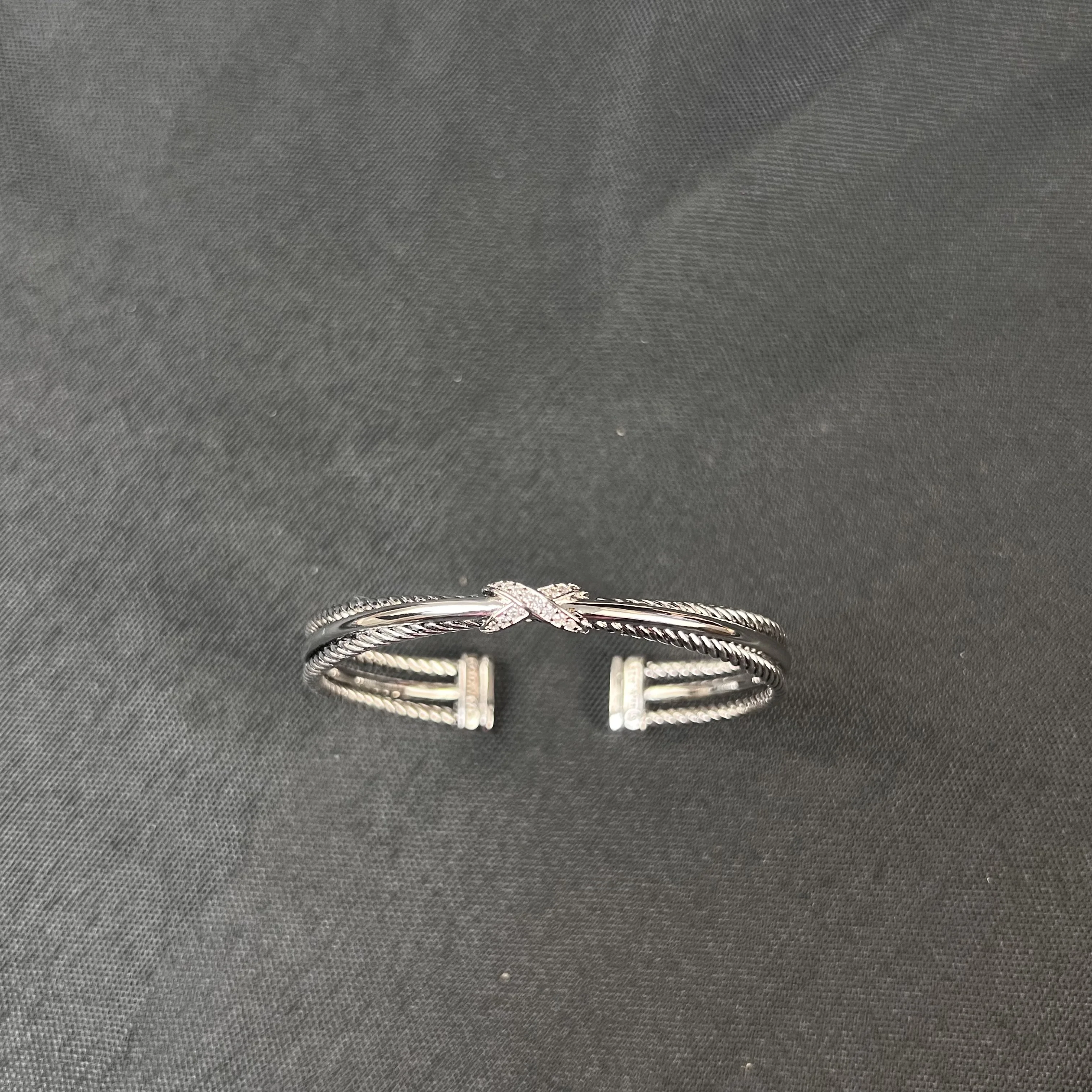 S925 فضة 2025 جديد 7 مللي متر ثلاثة وصلات الصليب الماس X سوار محايد موضة الاتجاه الرجعية شخصية مجوهرات فاخرة