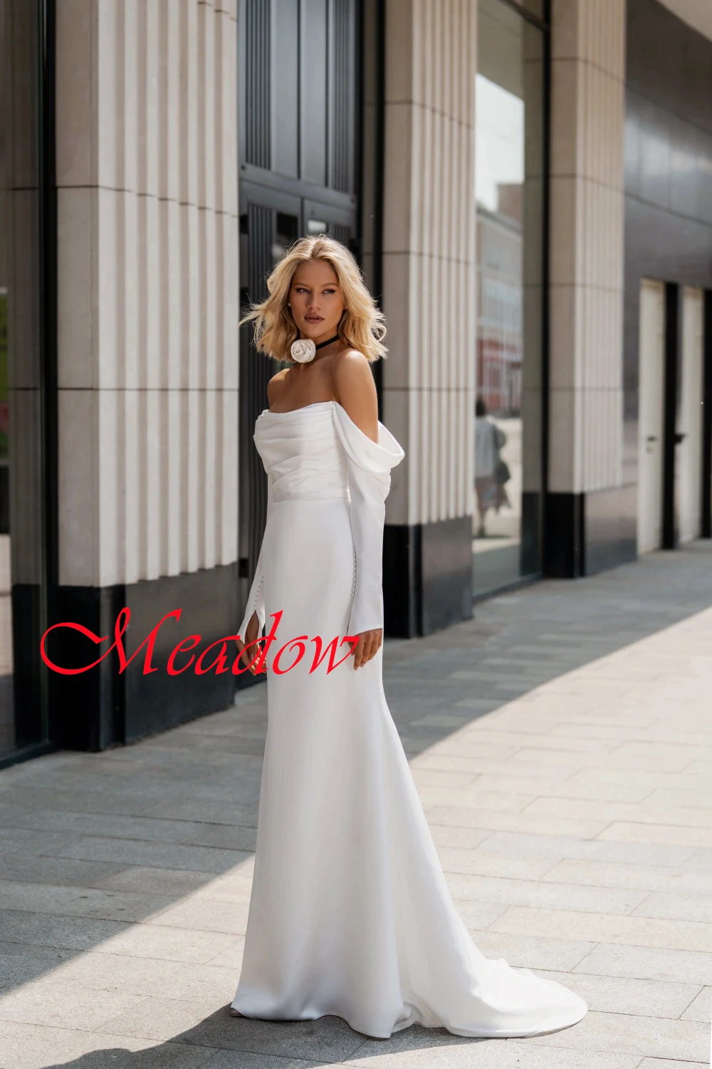 Personalizado requintado vestido de casamento de cetim branco de alta qualidade sem alças mangas compridas capela trem sem costas vestidos de noiva