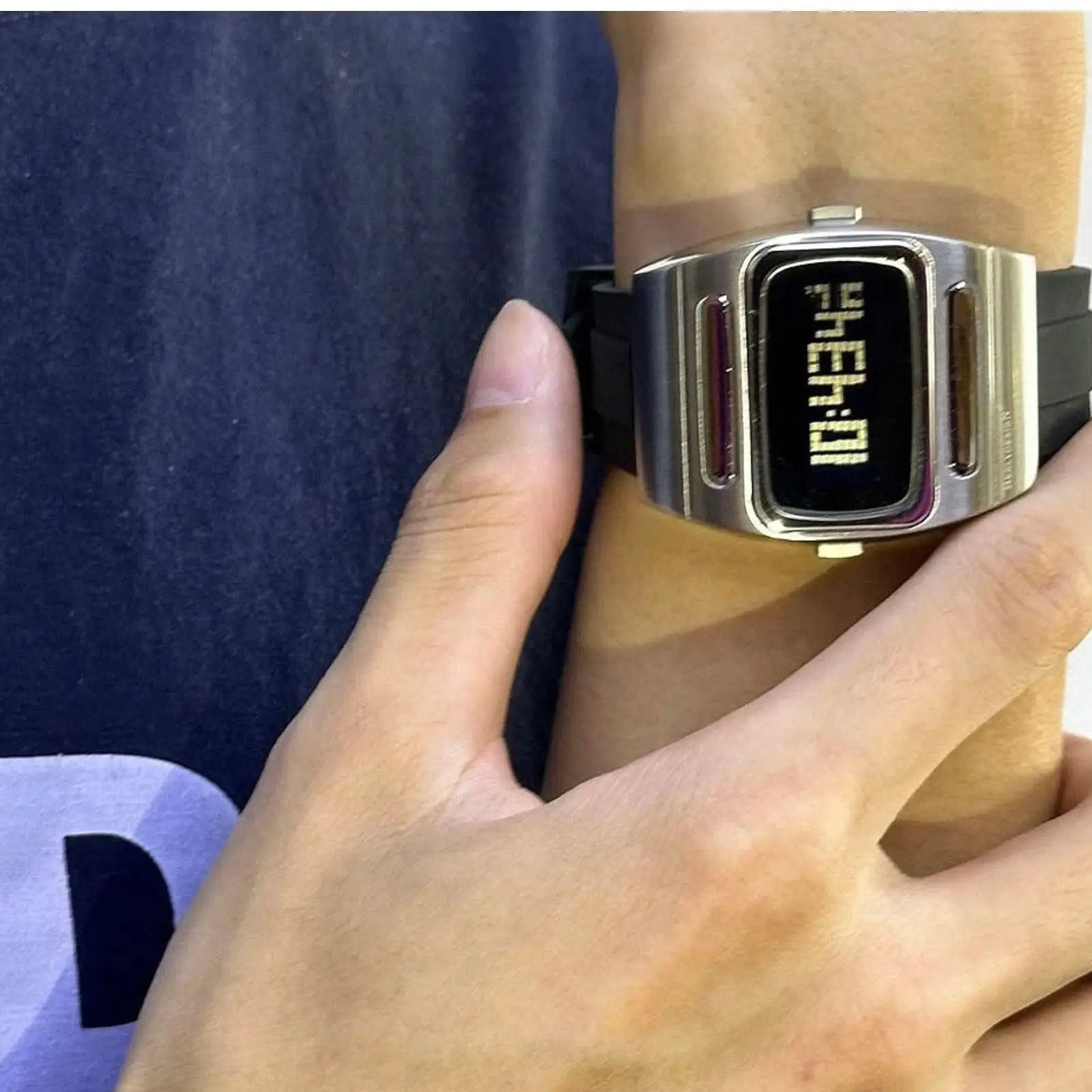 BENLYDESIGN Unique Digital Watch for Men, Retro 1970s Vintage LED Display Silicone Strap Gift for Him G100 G100