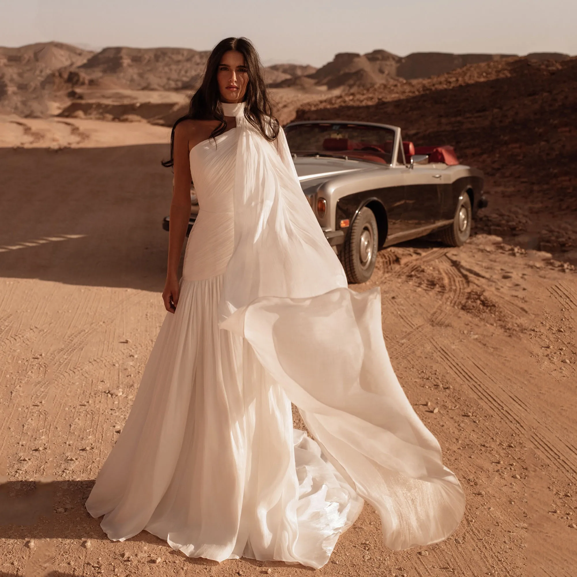 

Boho Pleated Wedding Dresses One Shoulder Sleeveless A Line Satin robe de mariée Sweep Train Elegant Party Dresses Customized