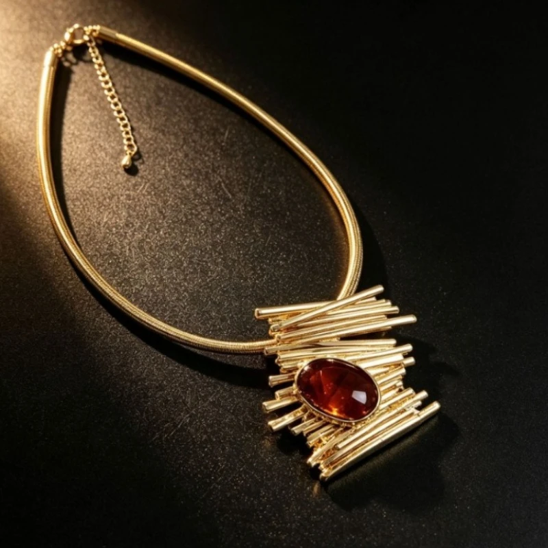 Amber Pendants Necklace Metal Weaving Woman Personality High-end Light Luxury Versatile Necklaces Fashion Jewelry Birthday Gift