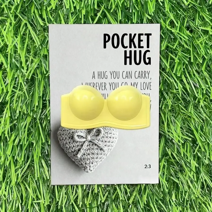 1/5/10/20/50/100pcs Cute A good friend is like a bra Novel bra pocket hug gift card set, synthetic resin, unique encouragement c