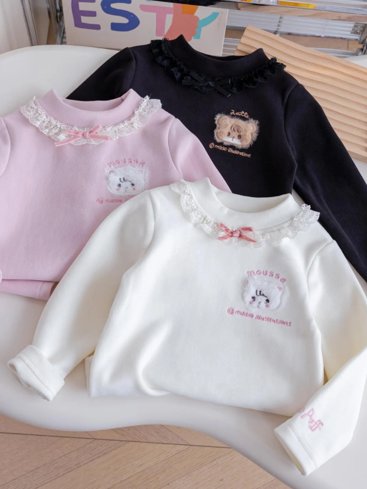 

Girls Casual Ruffle Thermal T-irt Children's Versatile Top Warm Floral Trim Base Layer irt for Autumn Winter New Arrival