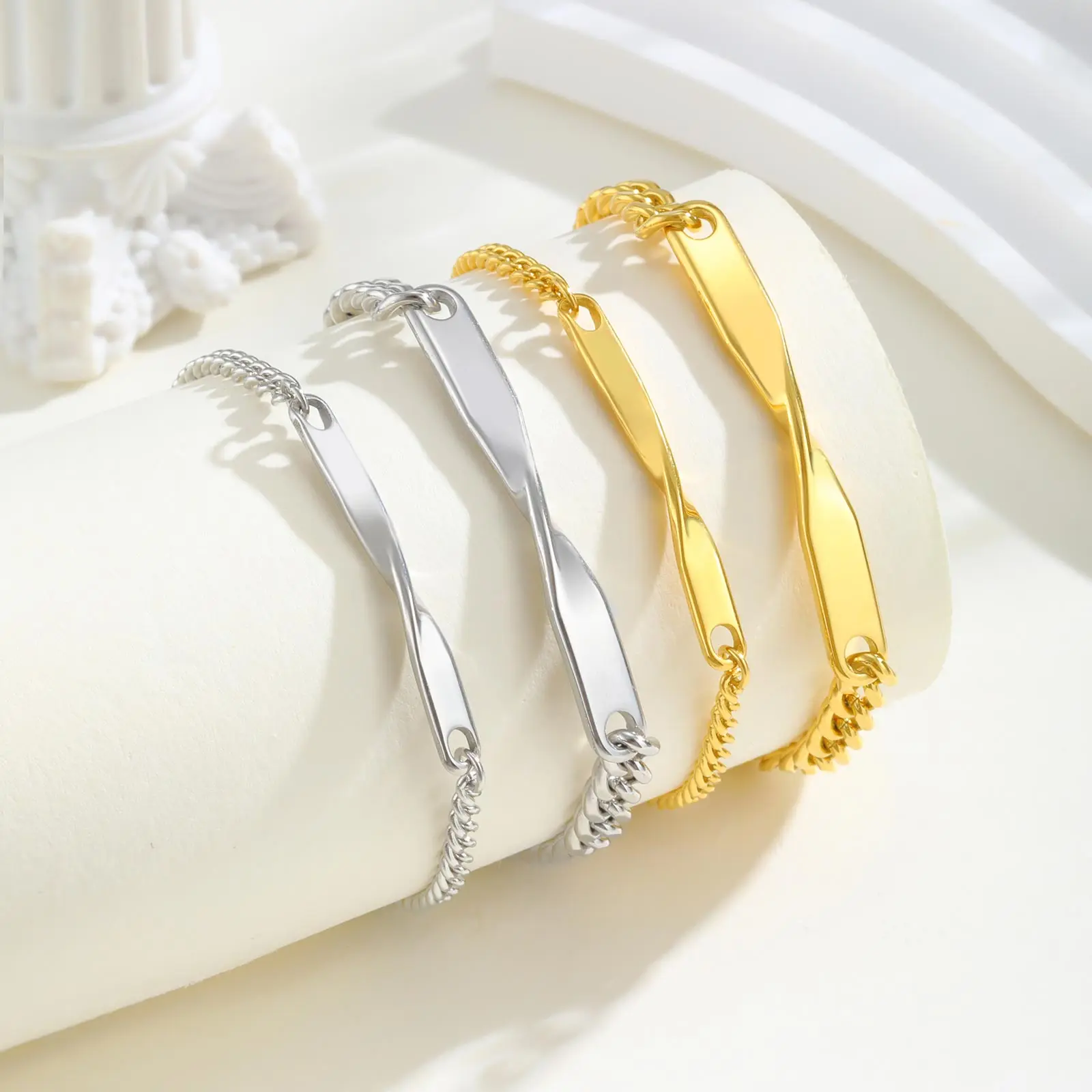 Chic Grinding Chain Mobius Bracelet for Women Men,Stainless Steel Couple Bracelets,Trendy Jewelry Gift for Lover